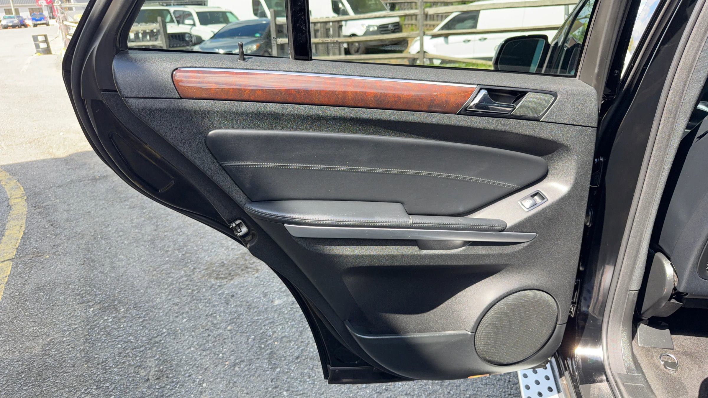 Used 2010 Mercedes-Benz ML 63 AMG 4MATIC image 14