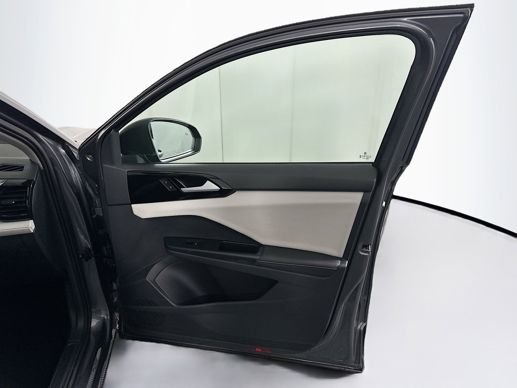 Used 2025 Volkswagen Taos S FWD image 30