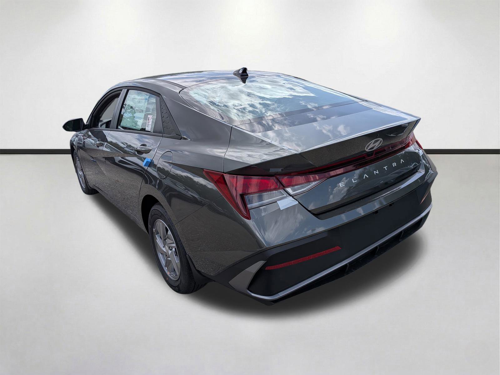 New 2026 Hyundai Elantra SE image 6