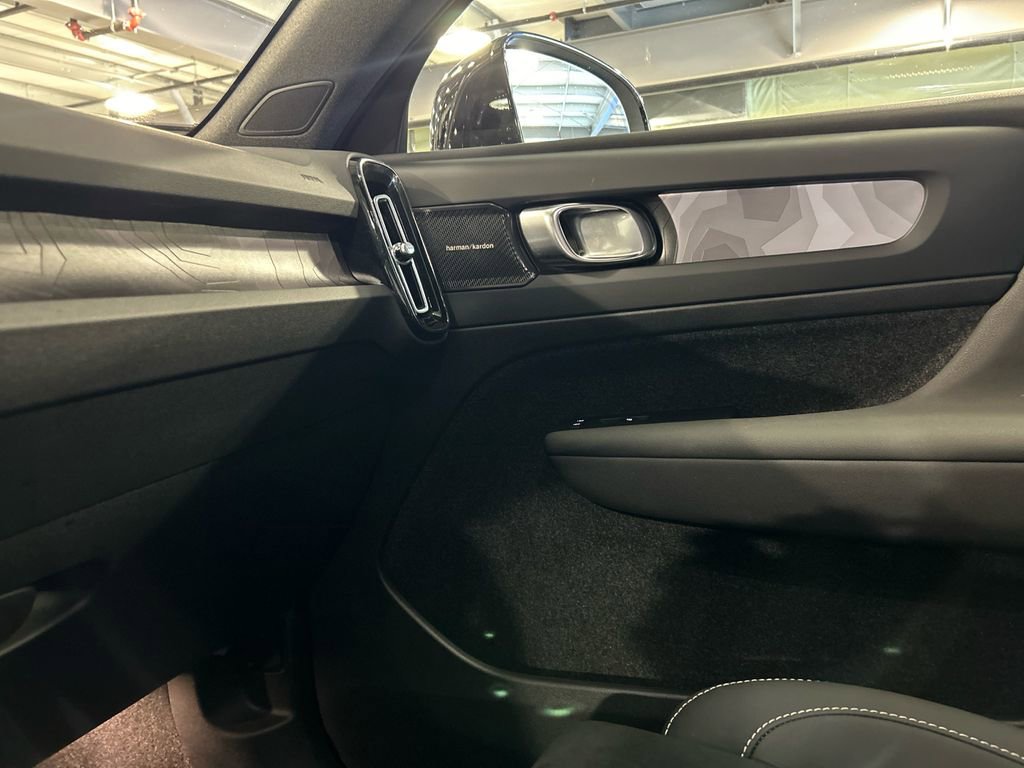 Certified 2023 Volvo C40 P8 Recharge Ultimate image 20