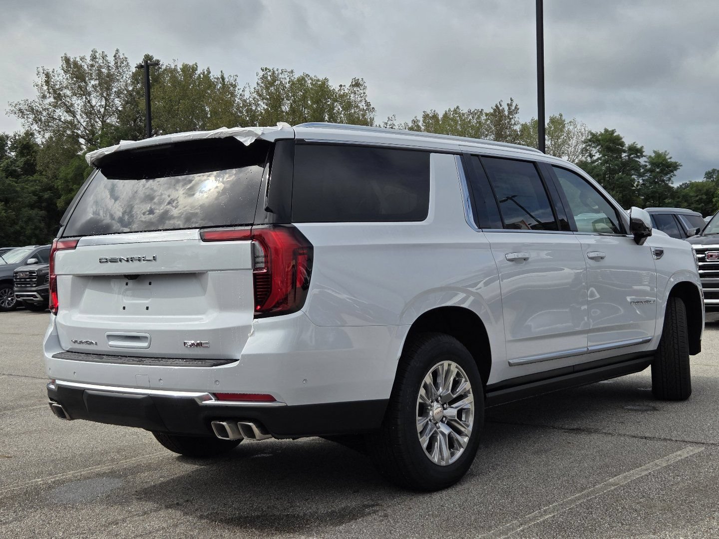 New 2026 GMC Yukon XL Denali w/ Sun & Power Step Package AWD/4WD image 19