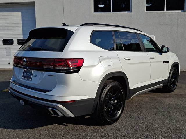 Certified 2024 Volkswagen Atlas Peak Edition SEL AWD/4WD image 11