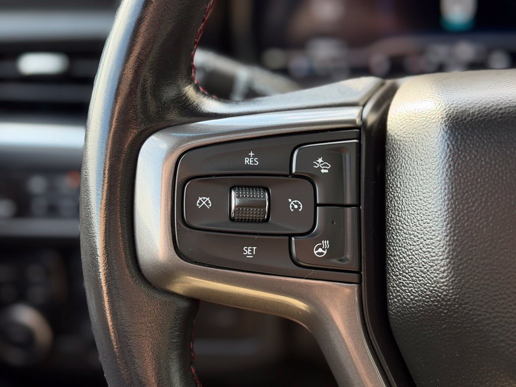 Used 2022 Chevrolet Suburban RST w/ Luxury Package AWD/4WD image 18