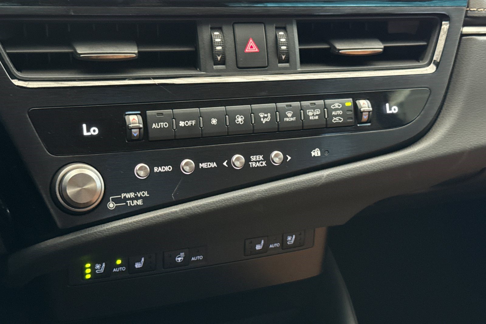 Certified 2025 Lexus ES 300h w/ Premium Package FWD image 25