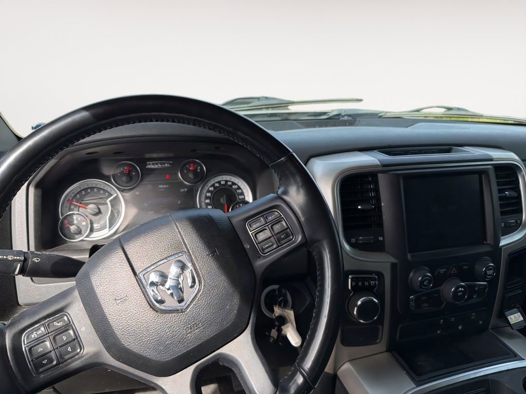 Used 2020 RAM 1500 Classic SLT w/ Luxury Group image 14