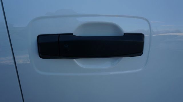 Used 2024 Nissan Titan SV w/ SV Convenience Package image 86
