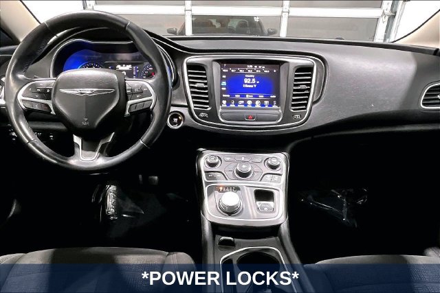 Used 2016 Chrysler 200 Limited FWD image 10