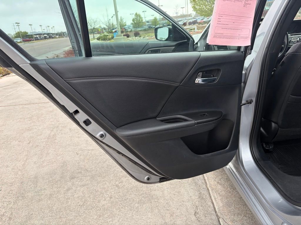 Used 2016 Honda Accord Sport image 17