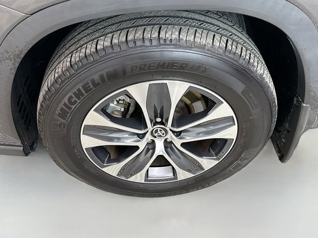 Used 2023 Toyota Highlander XLE image 33
