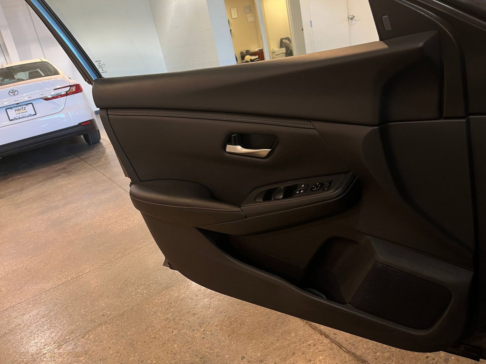 Used 2025 Nissan Sentra SV image 18