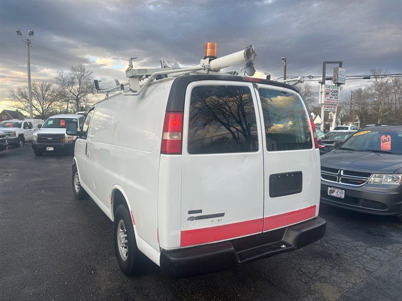 Used 2011 Chevrolet Express 2500 image 5