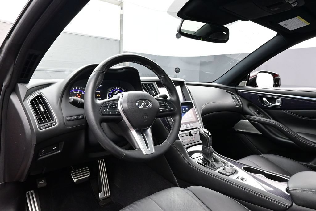 Used 2018 INFINITI Q60 Red Sport 400 AWD/4WD image 4