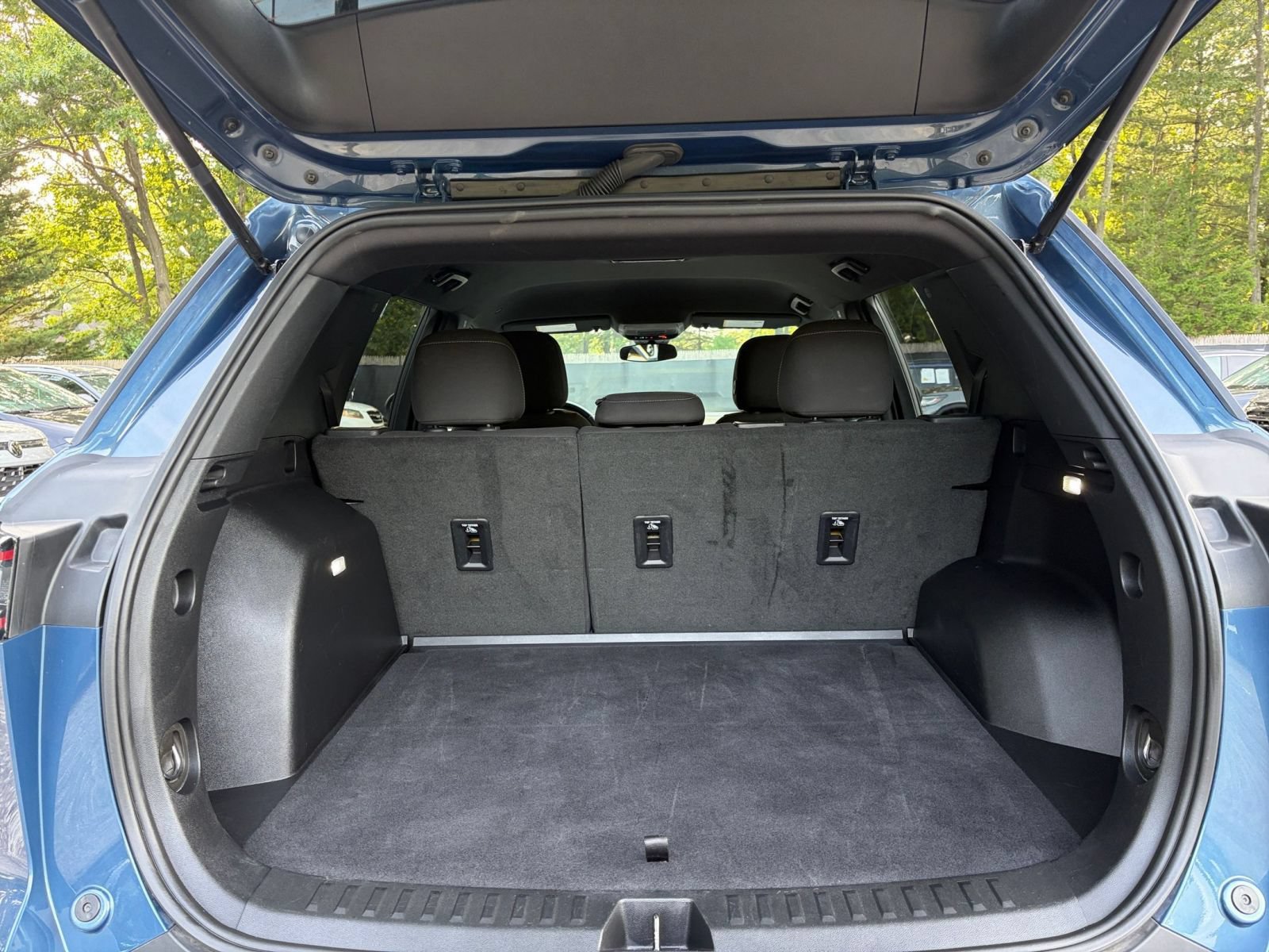Used 2025 Chevrolet Equinox LT FWD image 31