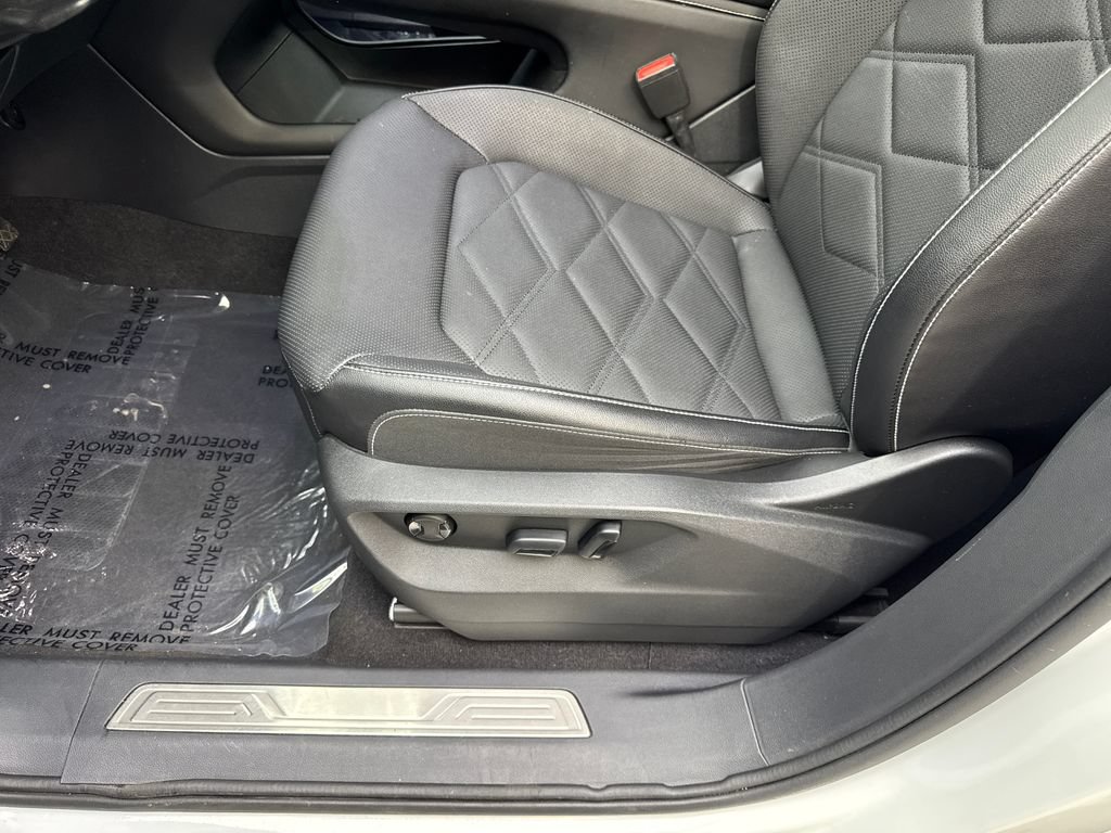 Used 2024 Volkswagen Atlas SE w/ Panoramic Sunroof Package FWD image 26