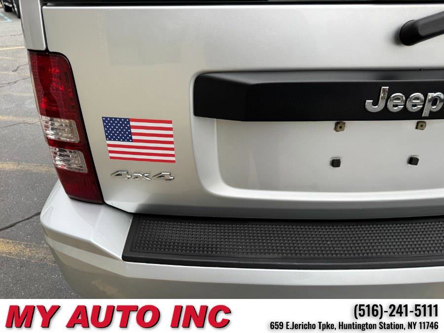 Used 2011 Jeep Liberty Sport image 33