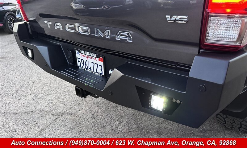 Used 2017 Toyota Tacoma TRD Off-Road w/ Tow Package (A/T) AWD/4WD image 29