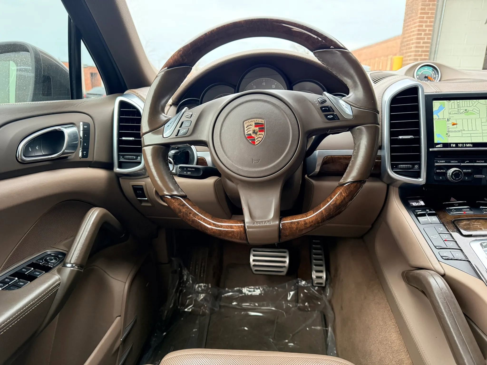 Used 2013 Porsche Cayenne S image 8
