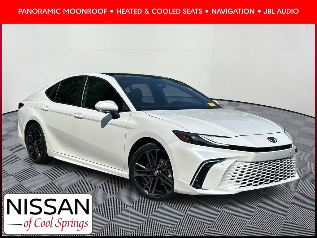 Used 2025 Toyota Camry Hybrid FWD image 1