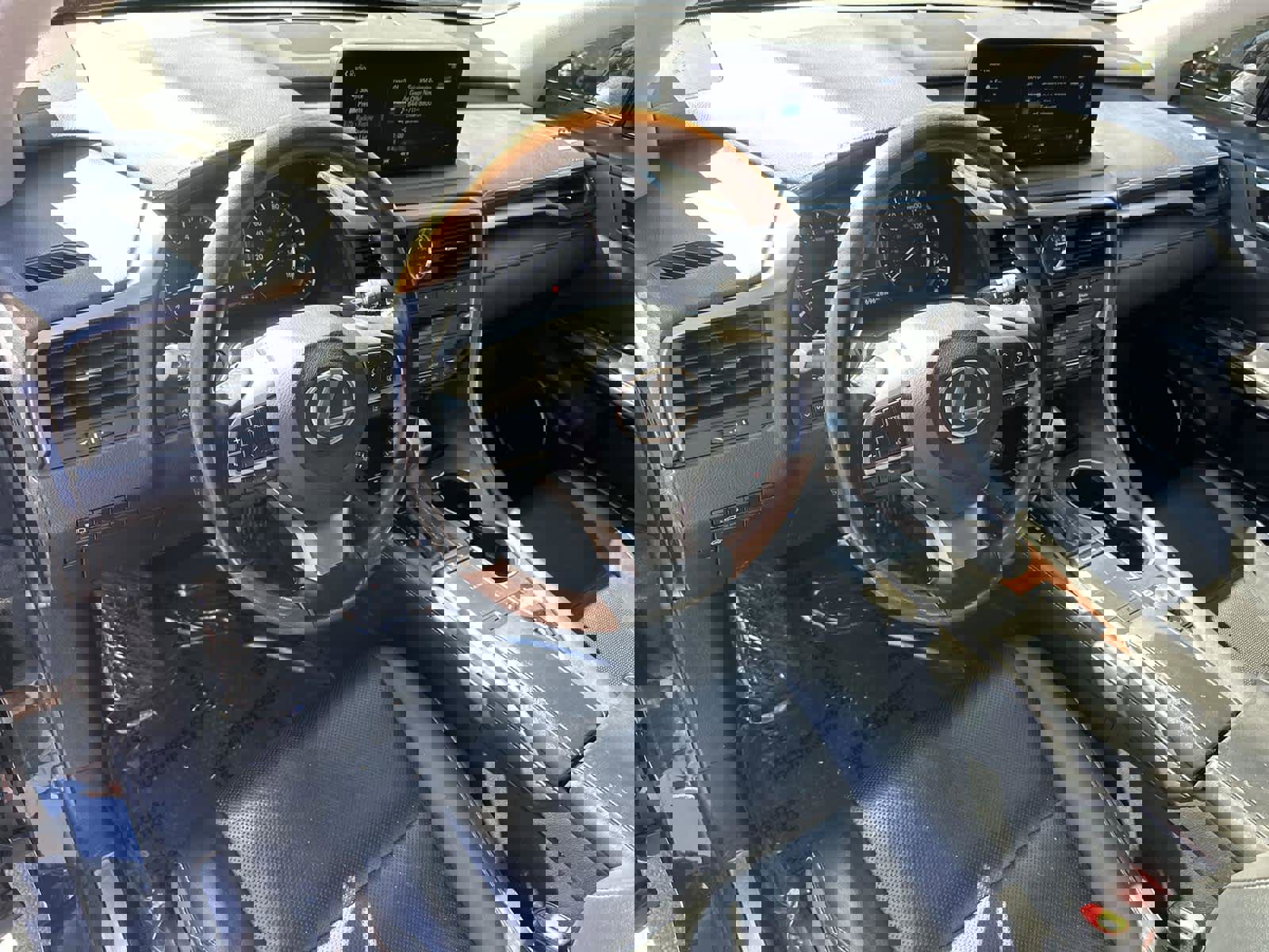 Used 2020 Lexus RX 350L FWD w/ Premium Package image 2