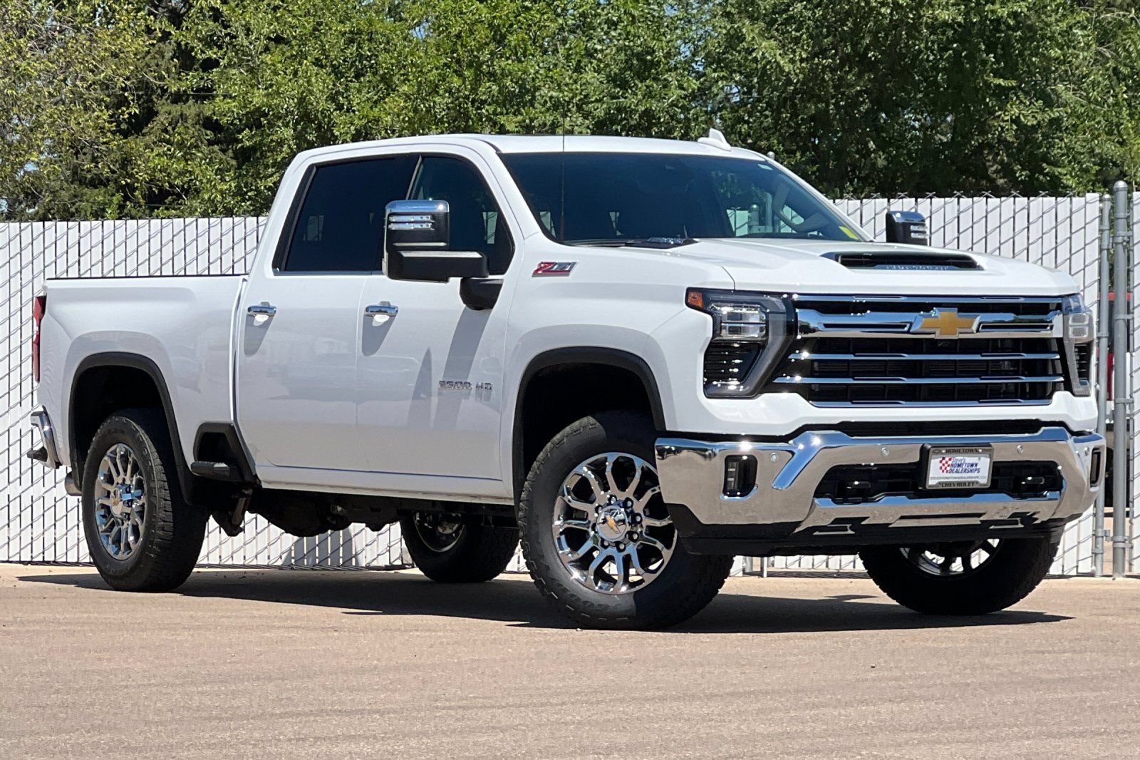 New 2026 Chevrolet Silverado 2500 LTZ w/ LTZ Premium Package AWD/4WD image 2