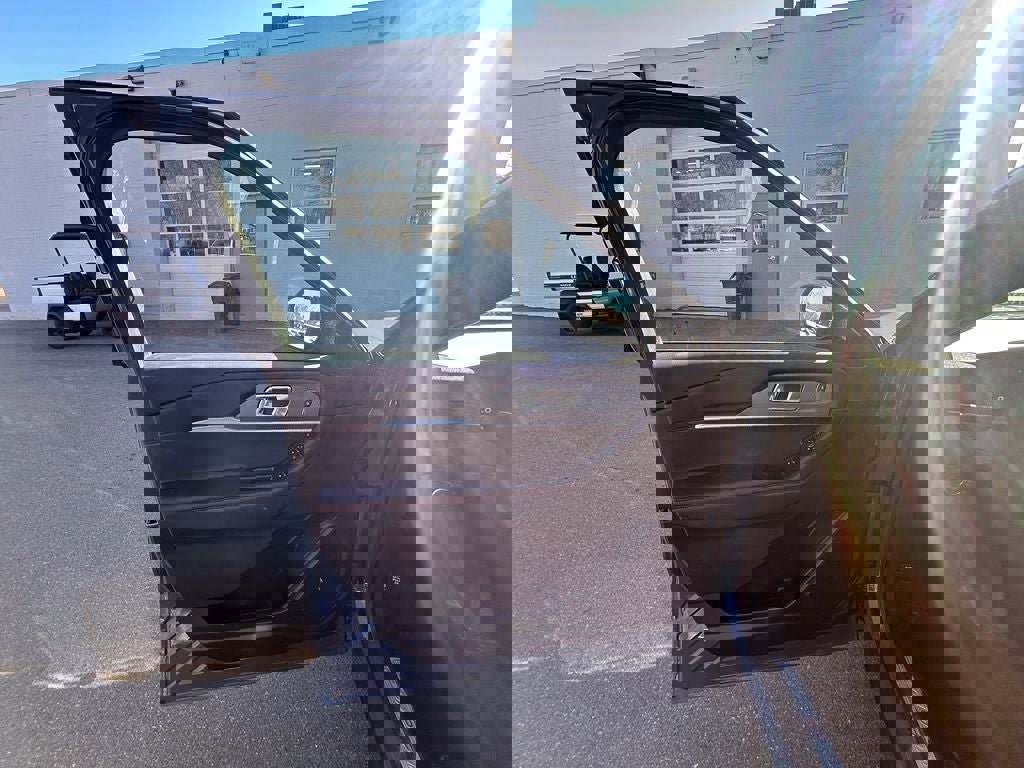 Used 2025 Ford Explorer ST-Line image 12