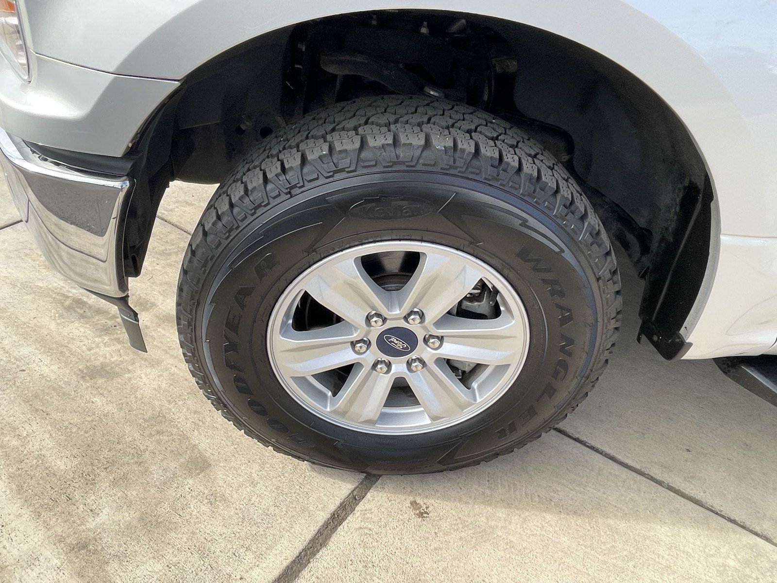 Used 2019 Ford F150 XLT w/ Equipment Group 301A Mid AWD/4WD image 9