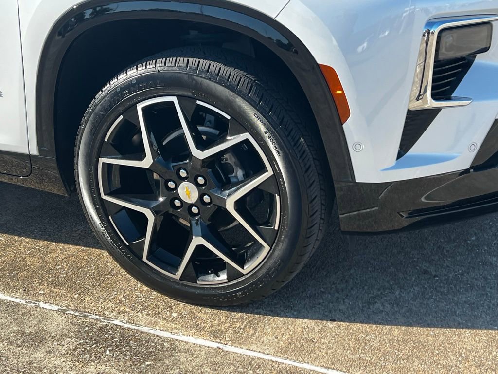 Used 2025 Chevrolet Traverse High Country image 14