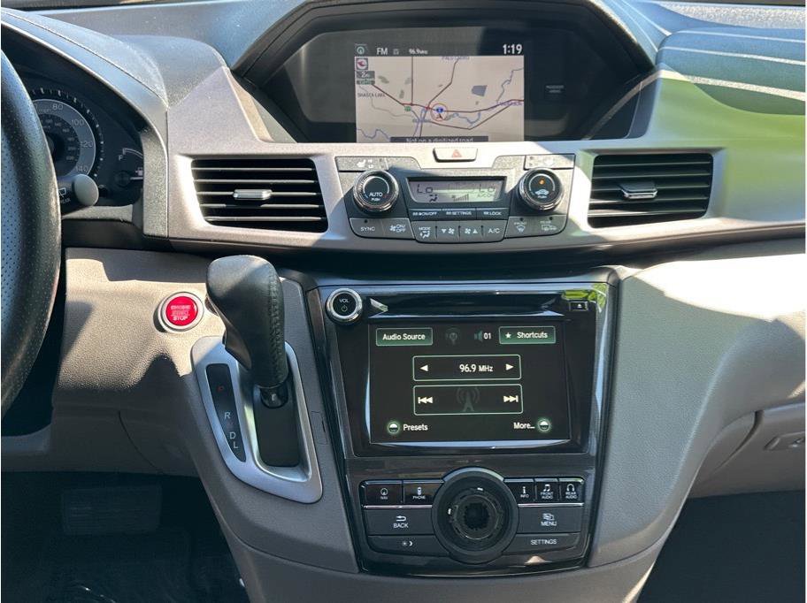 Used 2015 Honda Odyssey Touring Elite image 17