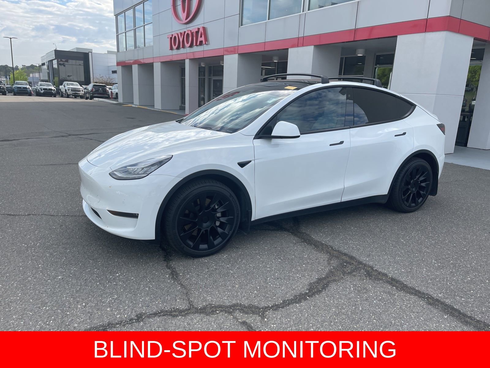 Used 2020 Tesla Model Y Long Range image 2