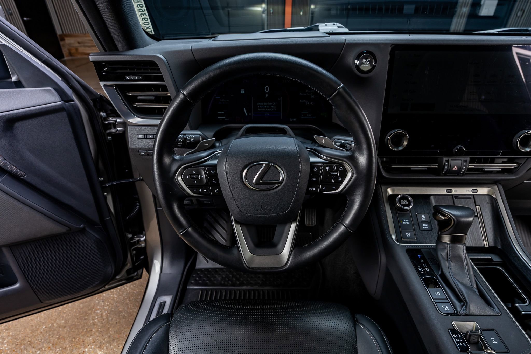 Used 2024 Lexus GX 550 w/ Accessory Package (Z1) AWD/4WD image 18