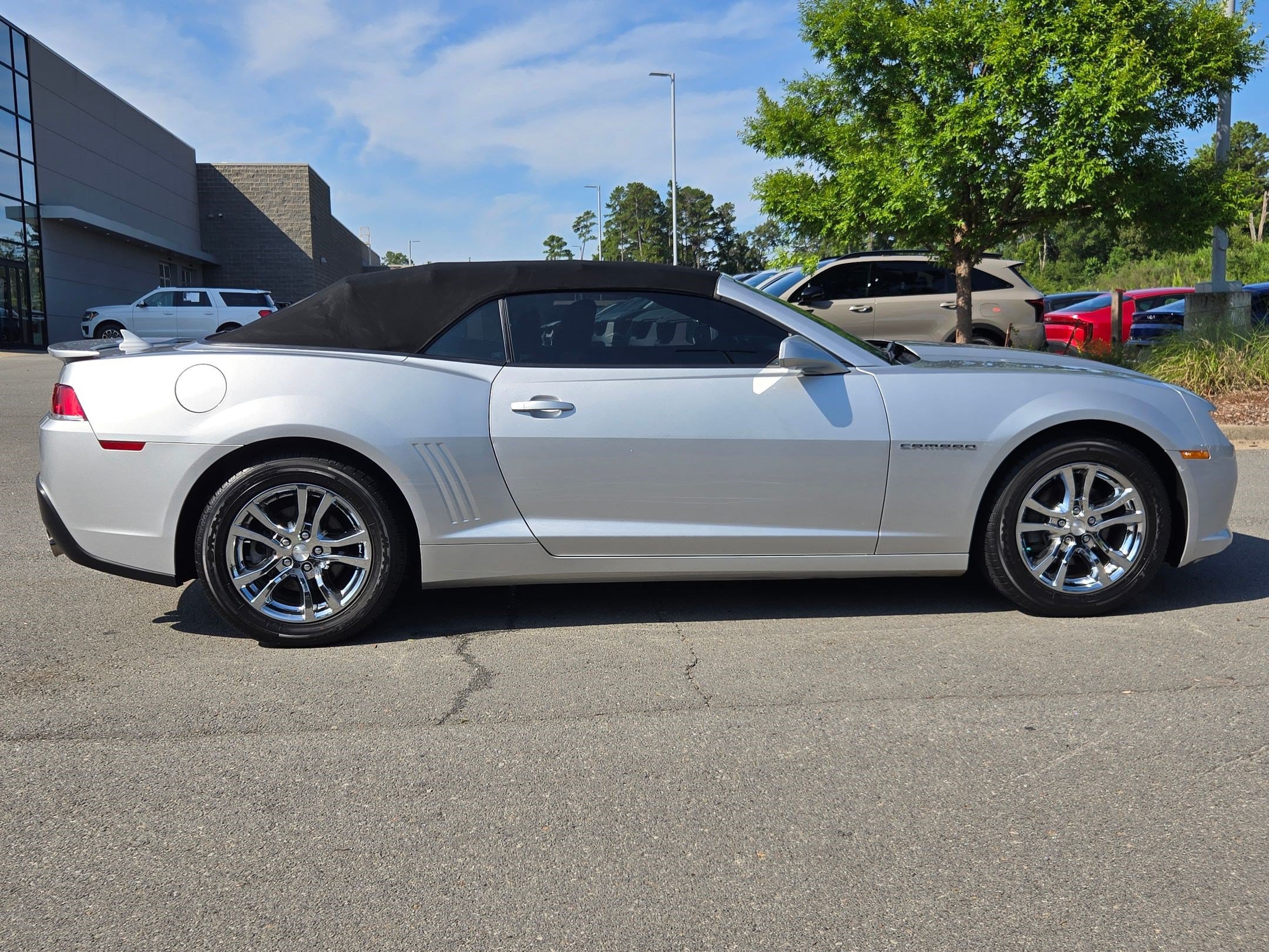 Used 2015 Chevrolet Camaro LT RWD image 8