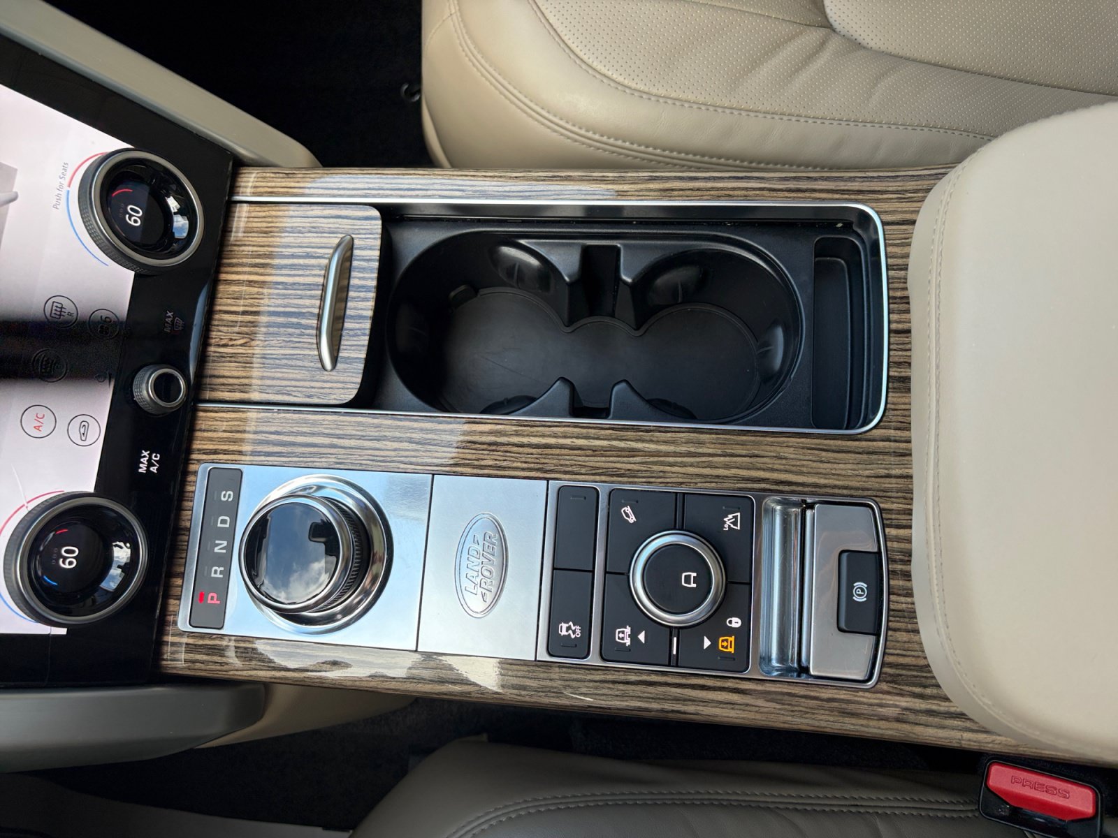 Used 2018 Land Rover Range Rover Supercharged AWD/4WD image 31