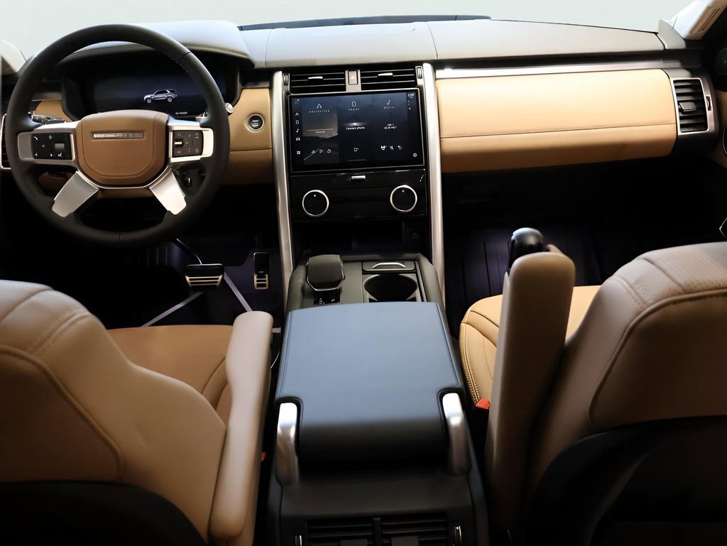 Certified 2025 Land Rover Discovery Metropolitan Edition image 32