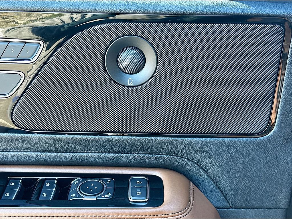 Used 2021 Lincoln Aviator Reserve w/ Elements Package Plus image 19