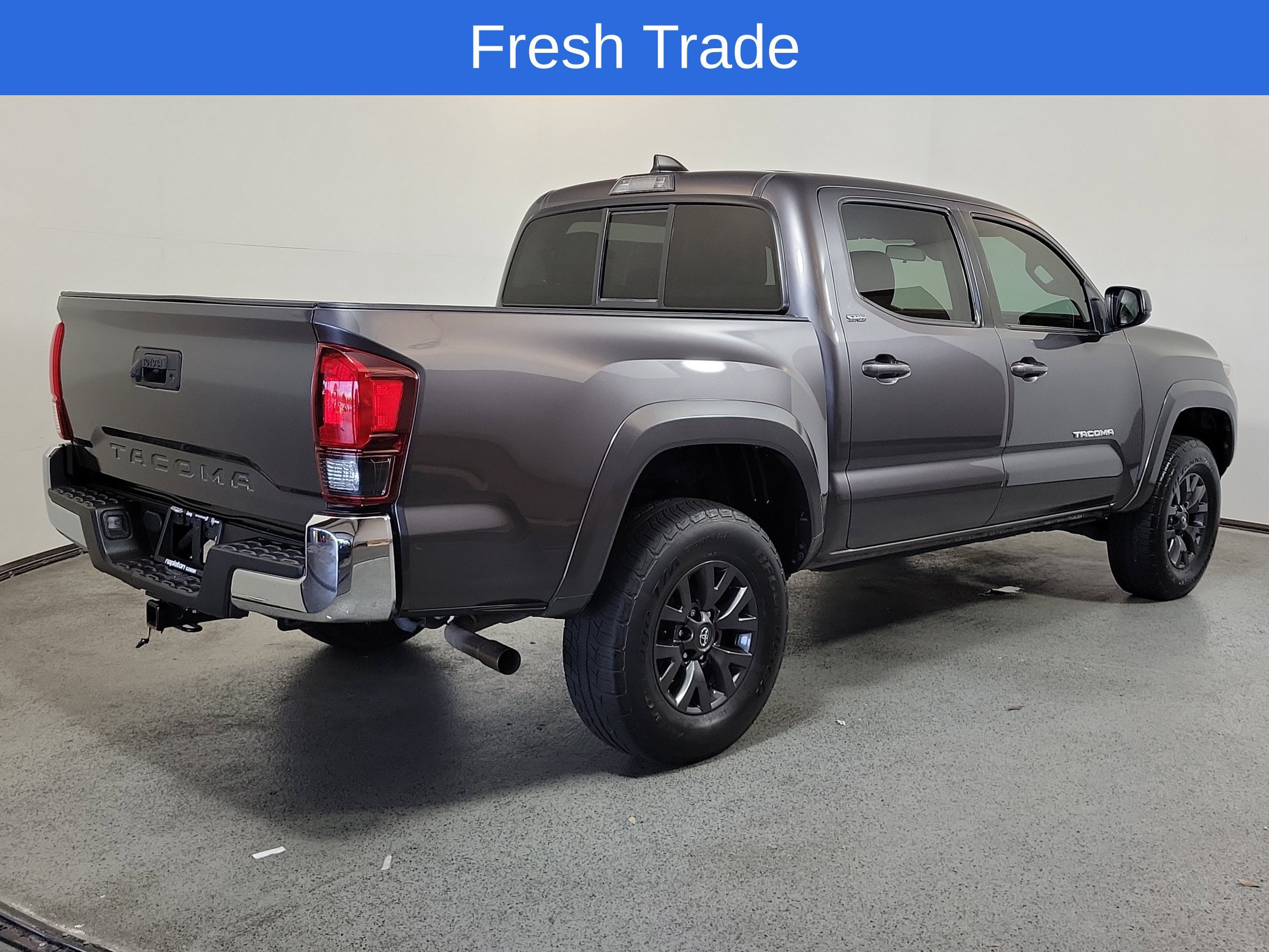 Used 2022 Toyota Tacoma SR5 w/ SR5 Appearance Package (SM) RWD image 6