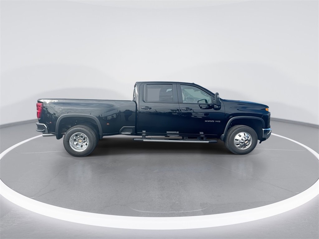 New 2026 Chevrolet Silverado 3500 LT w/ All Star Edition image 9