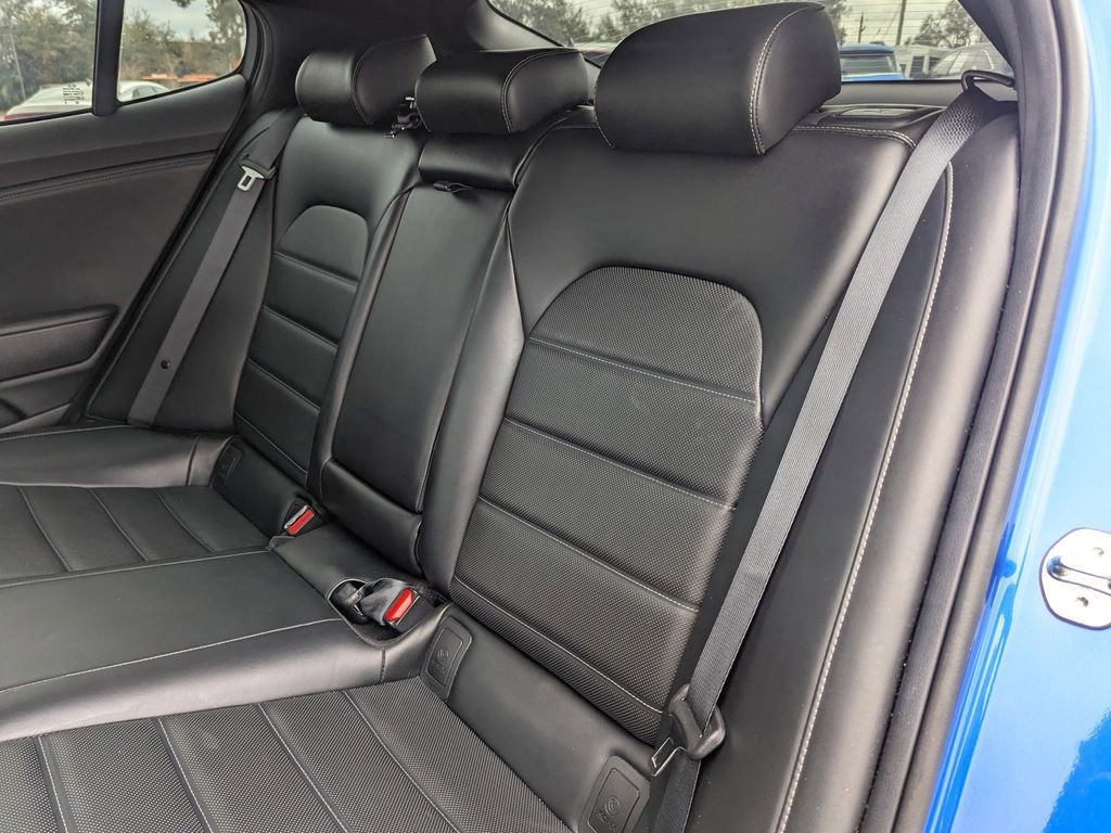 Used 2020 Kia Stinger GT2 image 15