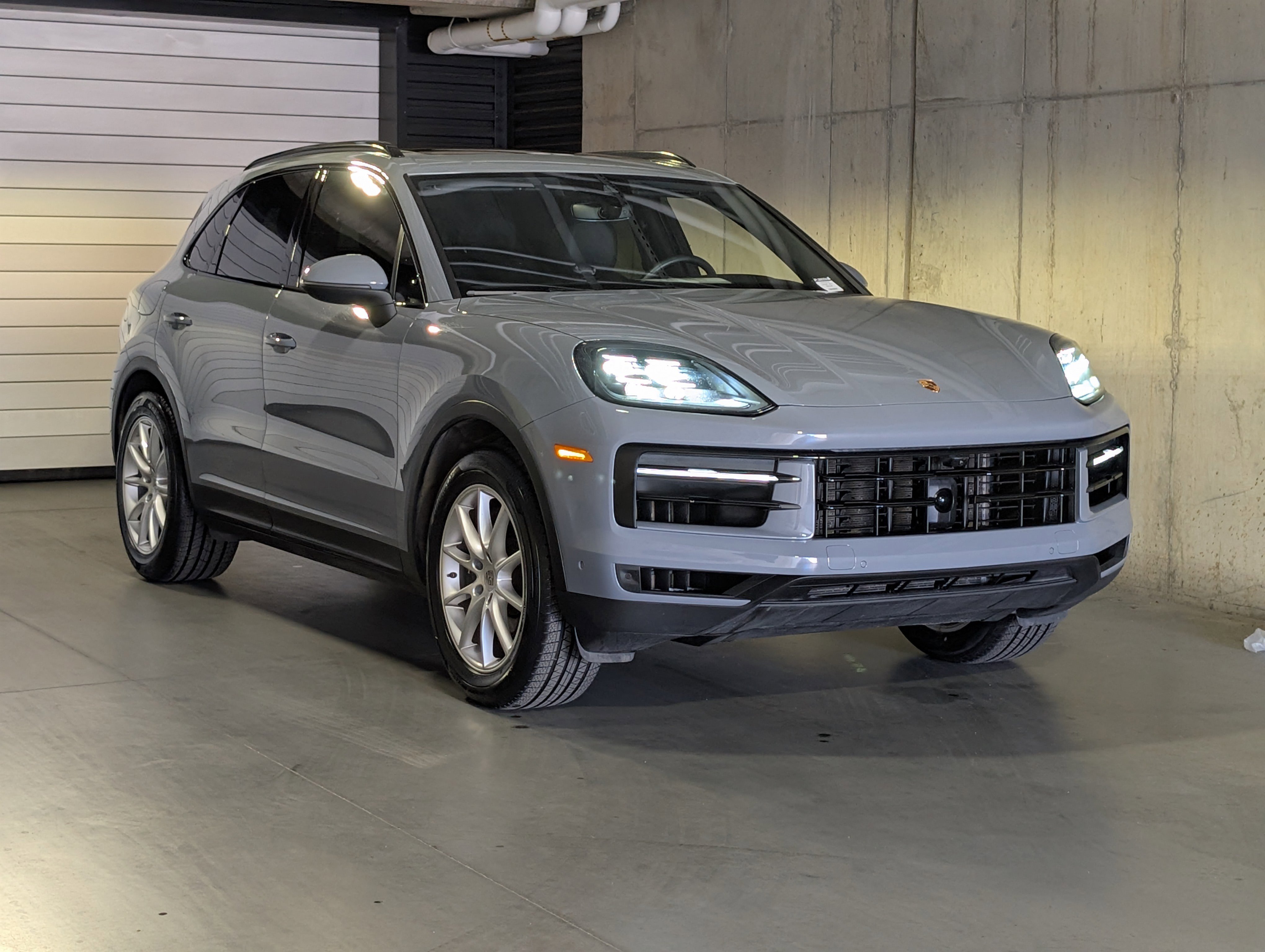 Certified 2024 Porsche Cayenne AWD/4WD image 10