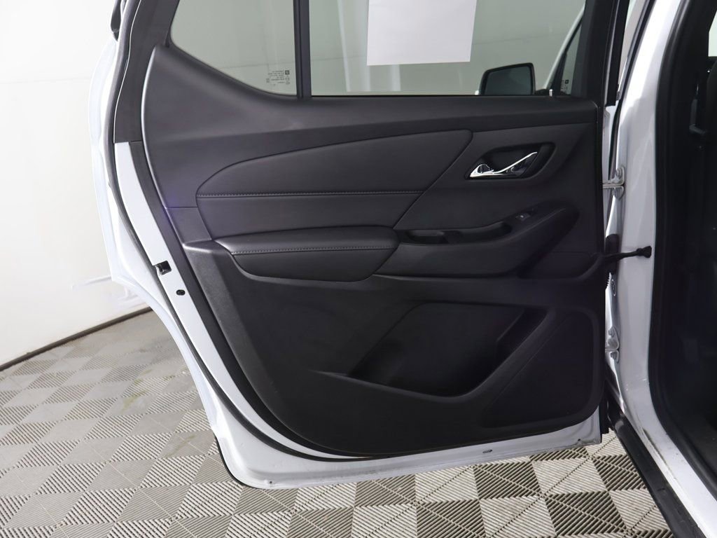 Used 2023 Chevrolet Traverse LT w/ LPO, Floor Liner Package image 27