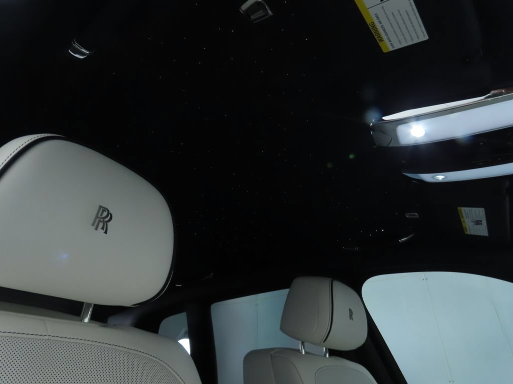 Used 2026 Rolls-Royce Cullinan Black Badge AWD/4WD image 19