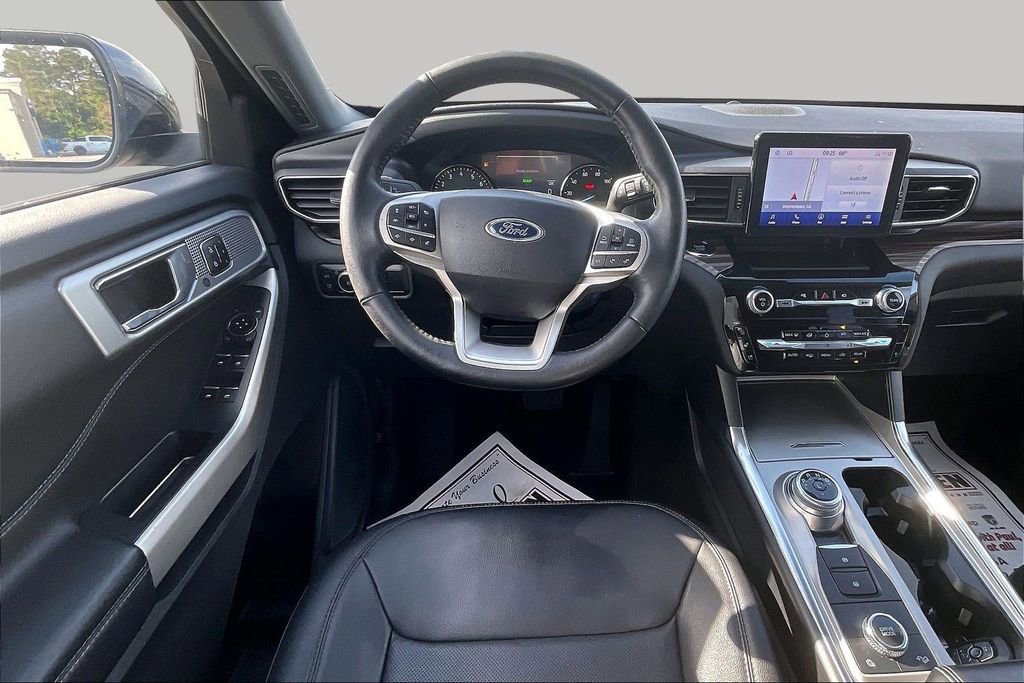 Used 2023 Ford Explorer Limited w/ Hybrid Equipment Group 310A AWD/4WD image 5