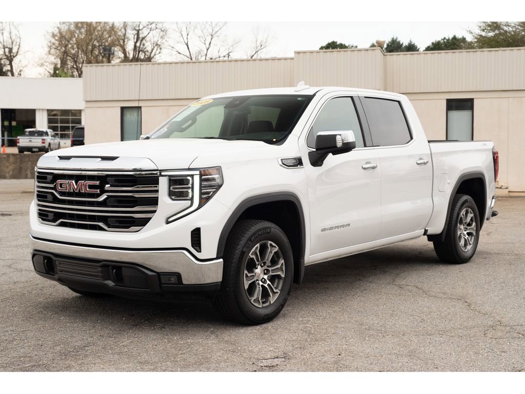 Certified 2025 GMC Sierra 1500 SLT image 3