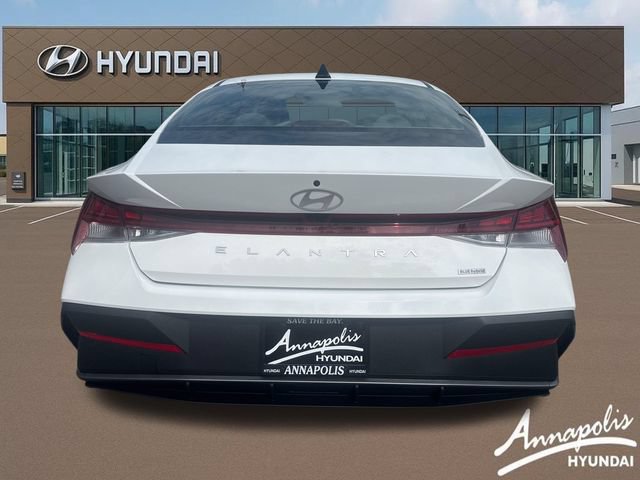 Certified 2026 Hyundai Elantra Hybrid FWD image 4