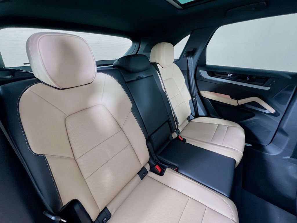 New 2026 Porsche Cayenne image 29