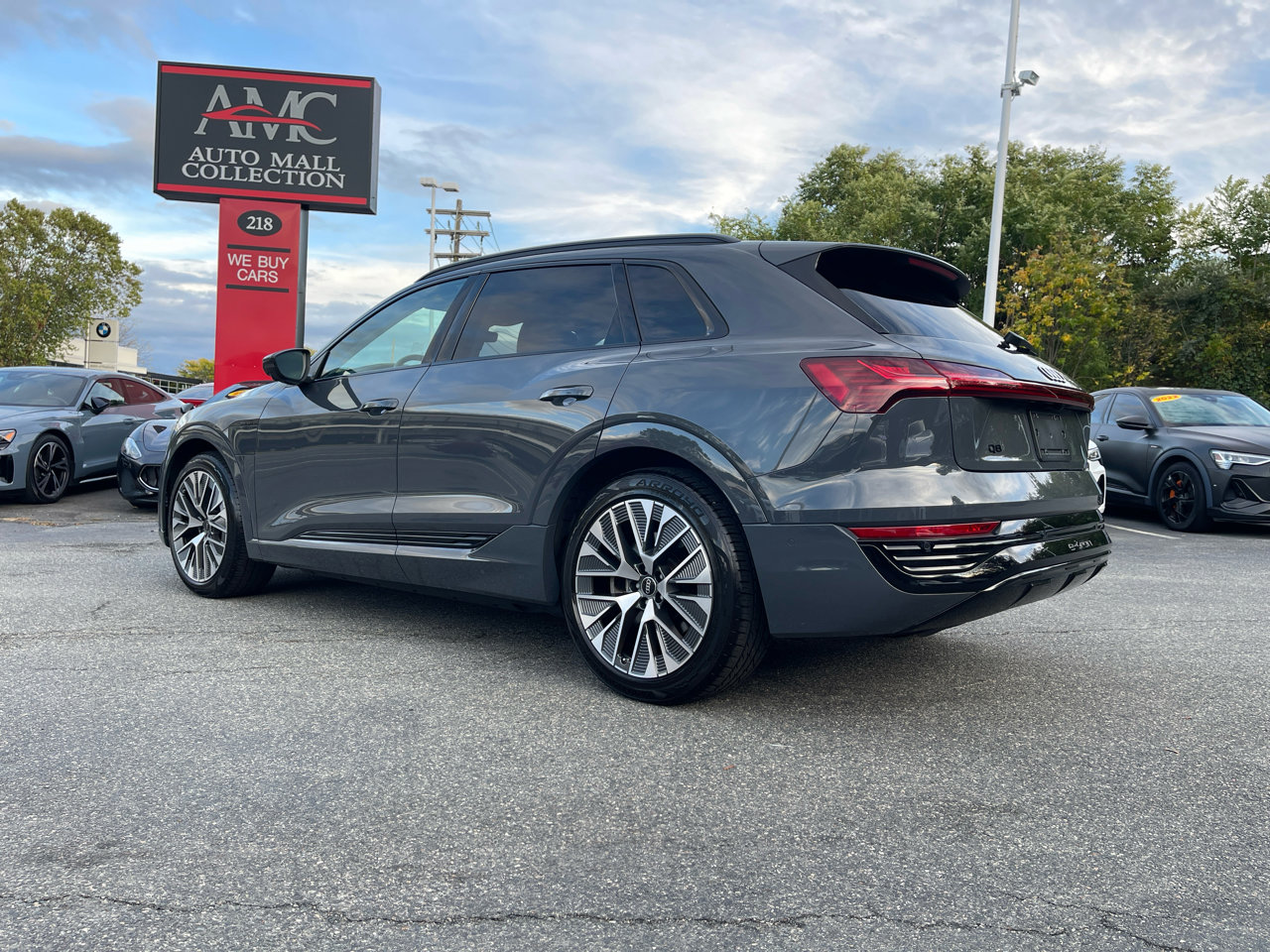 Used 2024 Audi Q8 e-tron Premium Plus w/ Premium Plus Package image 13