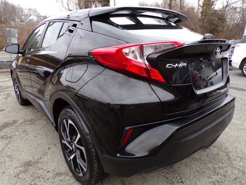 Used 2018 Toyota C-HR XLE image 6