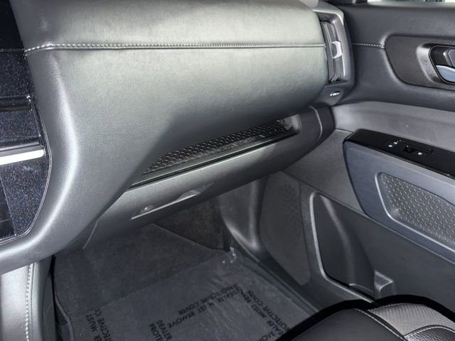 Used 2025 Nissan Pathfinder SL AWD/4WD image 33