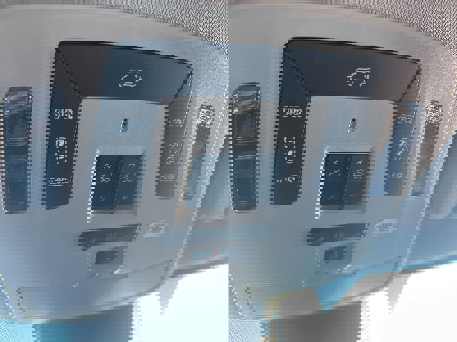 Used 2022 Toyota Sienna Limited image 42