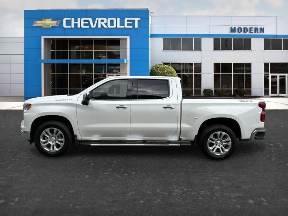 Used 2024 Chevrolet Silverado 1500 LTZ AWD/4WD image 2