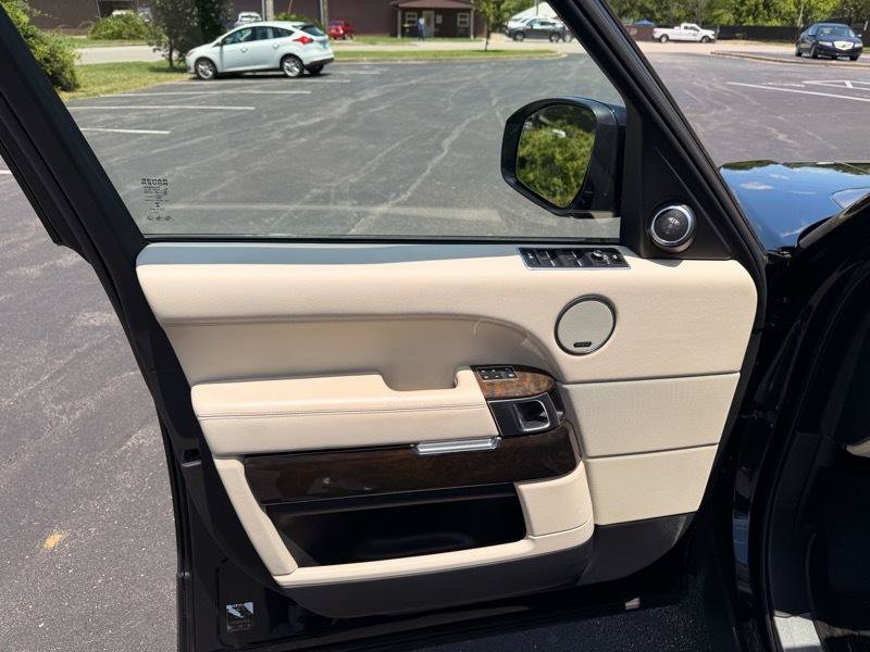 Used 2014 Land Rover Range Rover Supercharged AWD/4WD image 18